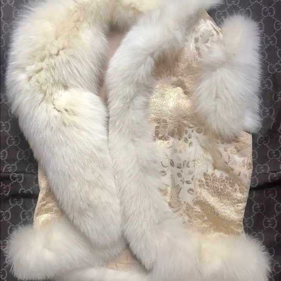 Emanuel Ungaro (wool+silk, 100% Fox fur) vest, size 4-6US - Picture 8 of 10